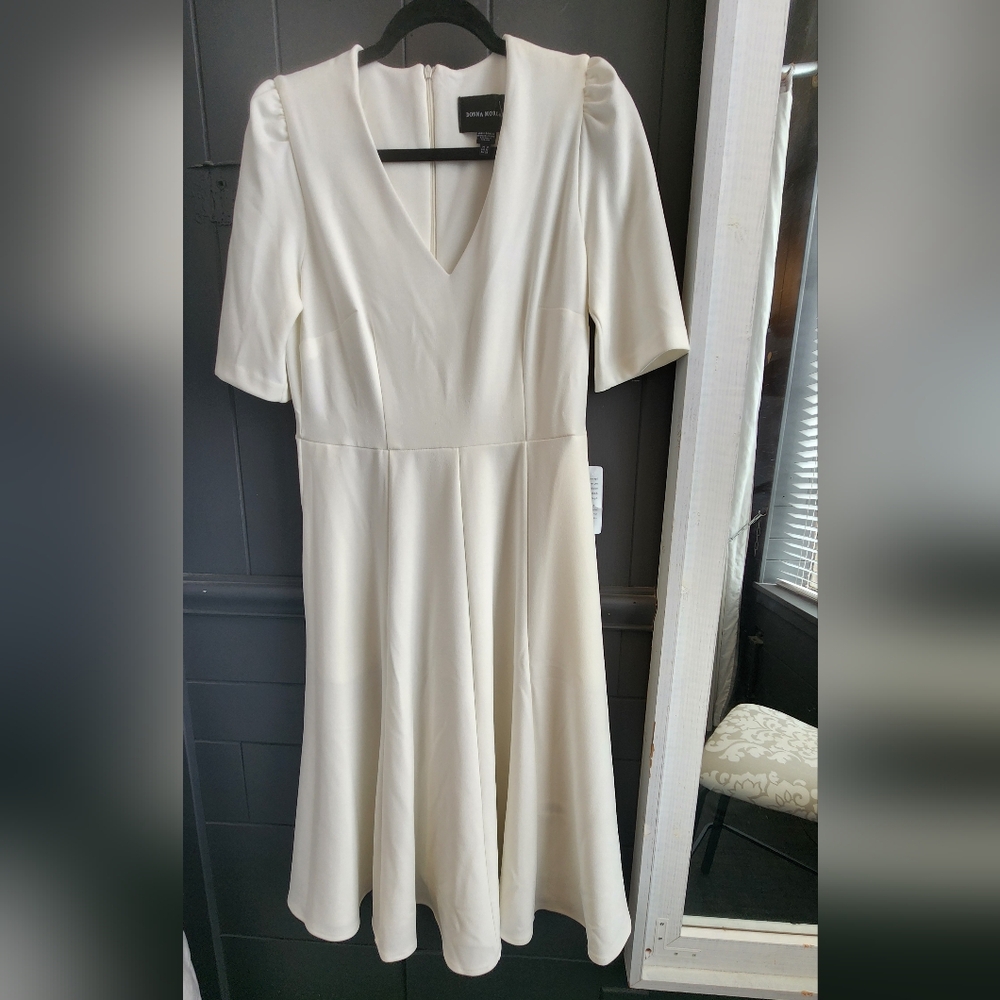 Donna Morgan Winter White Short Sleeved Dress